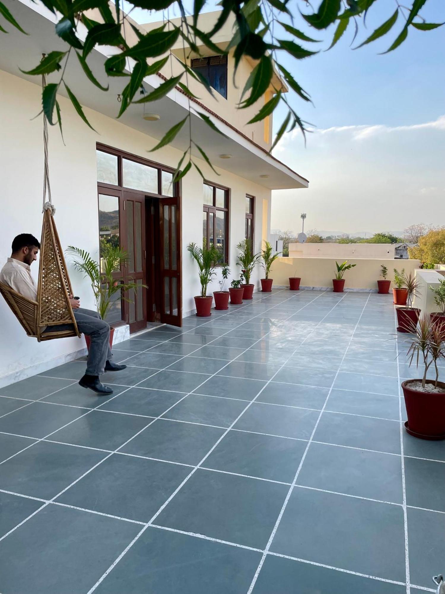 Karni Nivvas - Luxury Redefined Villa อุเดเปอร์ ภายนอก รูปภาพ