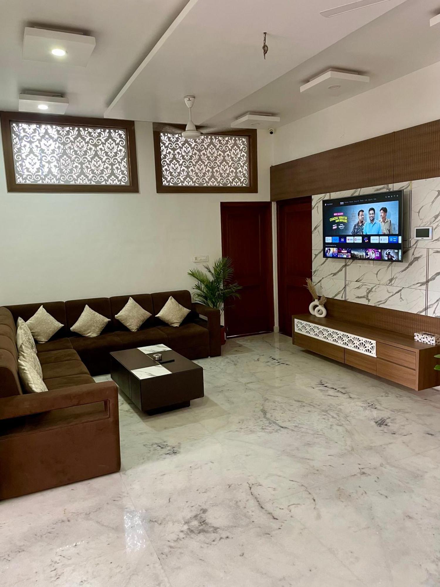 Karni Nivvas - Luxury Redefined Villa อุเดเปอร์ ภายนอก รูปภาพ