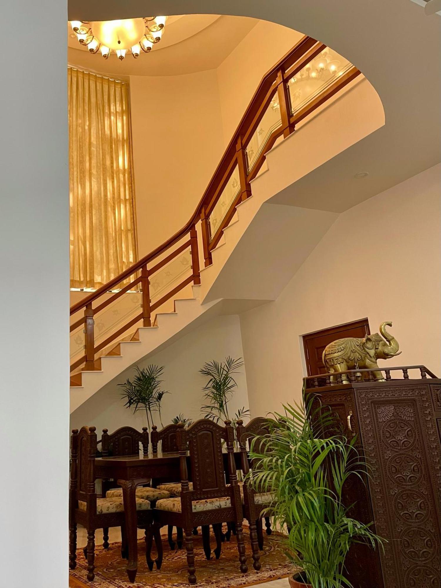 Karni Nivvas - Luxury Redefined Villa อุเดเปอร์ ภายนอก รูปภาพ