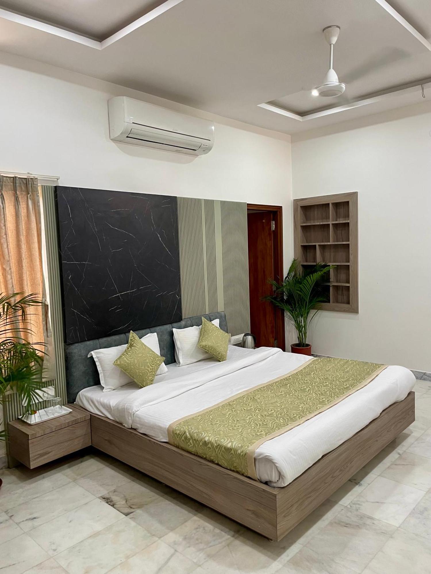 Karni Nivvas - Luxury Redefined Villa อุเดเปอร์ ภายนอก รูปภาพ