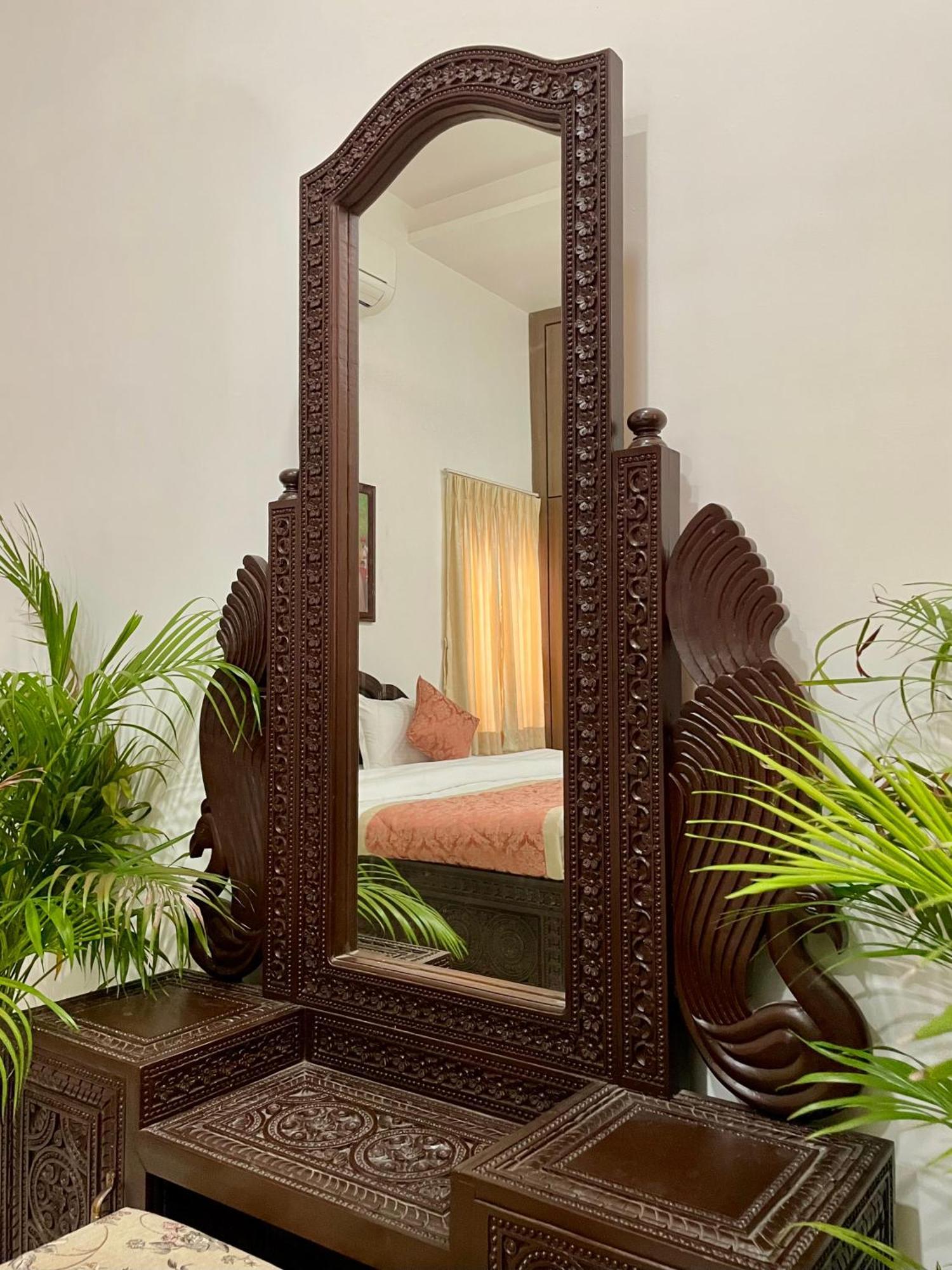 Karni Nivvas - Luxury Redefined Villa อุเดเปอร์ ภายนอก รูปภาพ