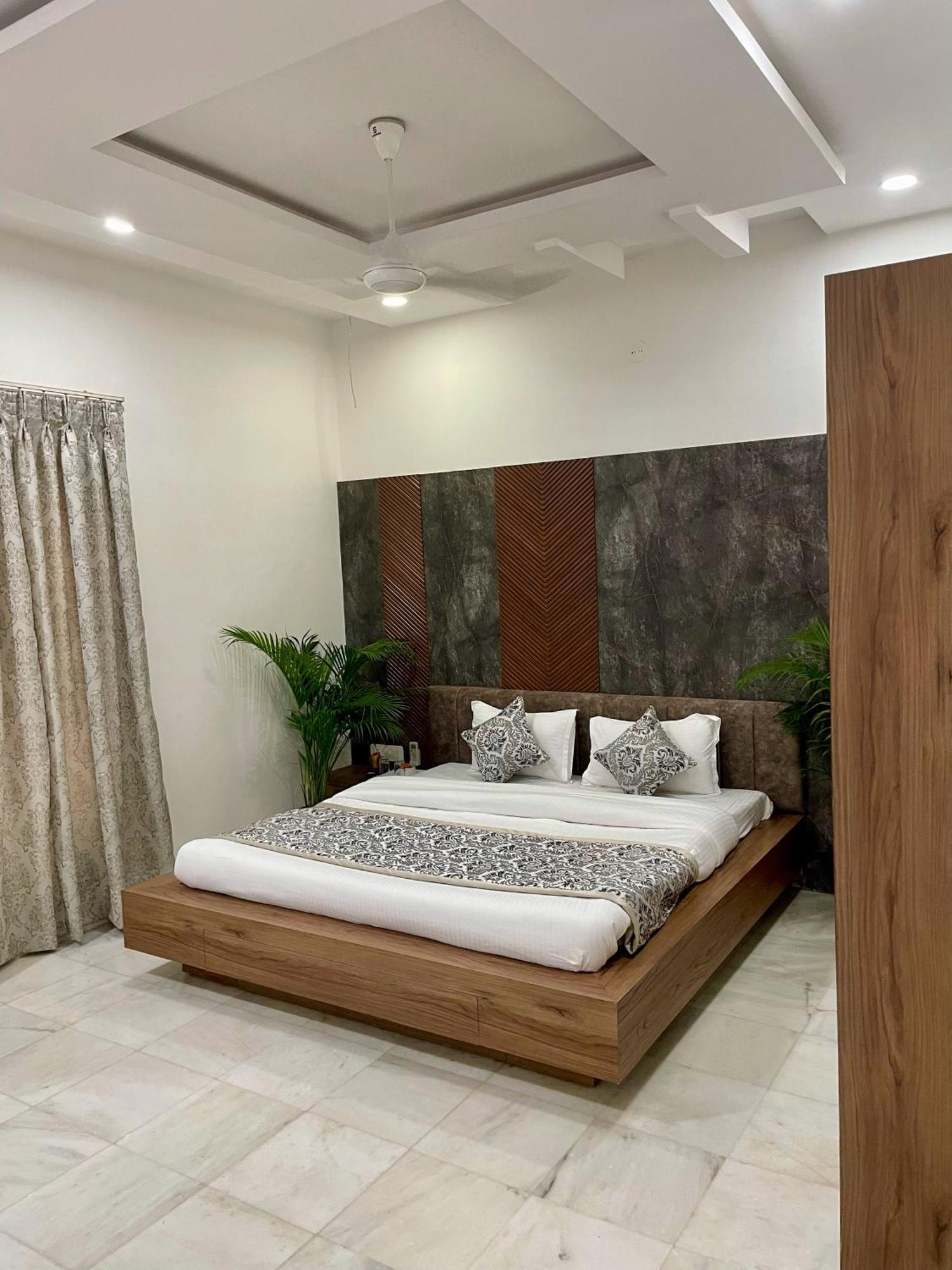 Karni Nivvas - Luxury Redefined Villa อุเดเปอร์ ภายนอก รูปภาพ
