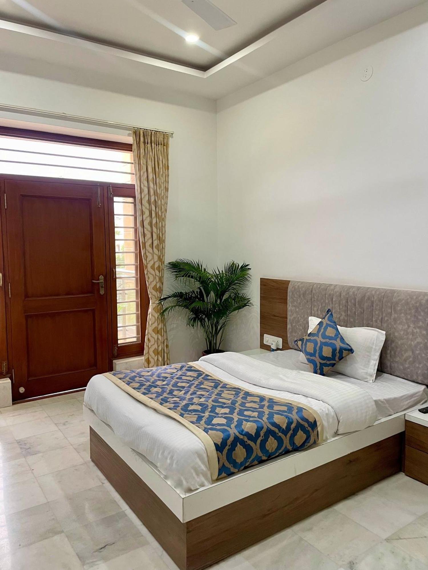 Karni Nivvas - Luxury Redefined Villa อุเดเปอร์ ภายนอก รูปภาพ