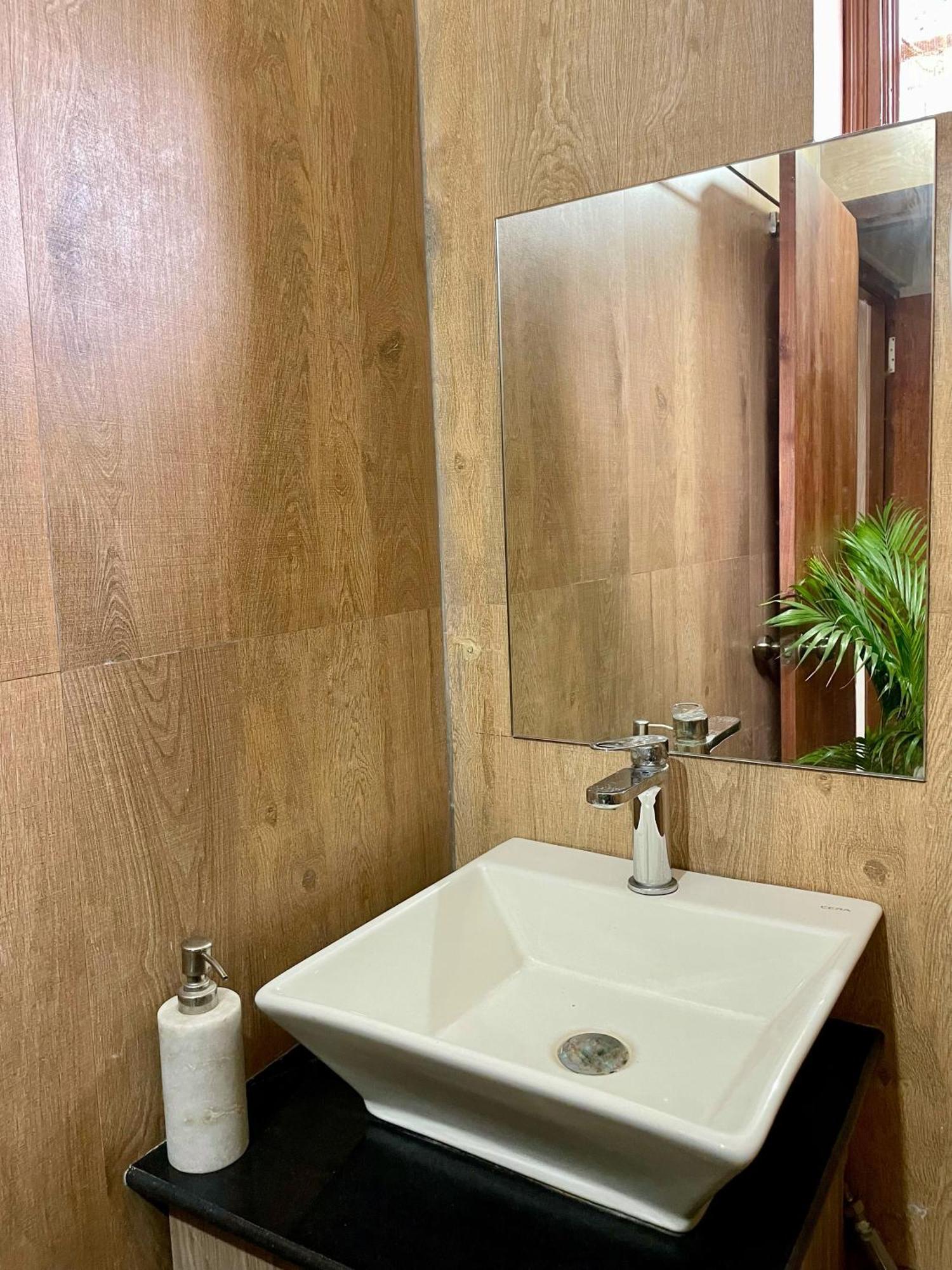 Karni Nivvas - Luxury Redefined Villa อุเดเปอร์ ภายนอก รูปภาพ