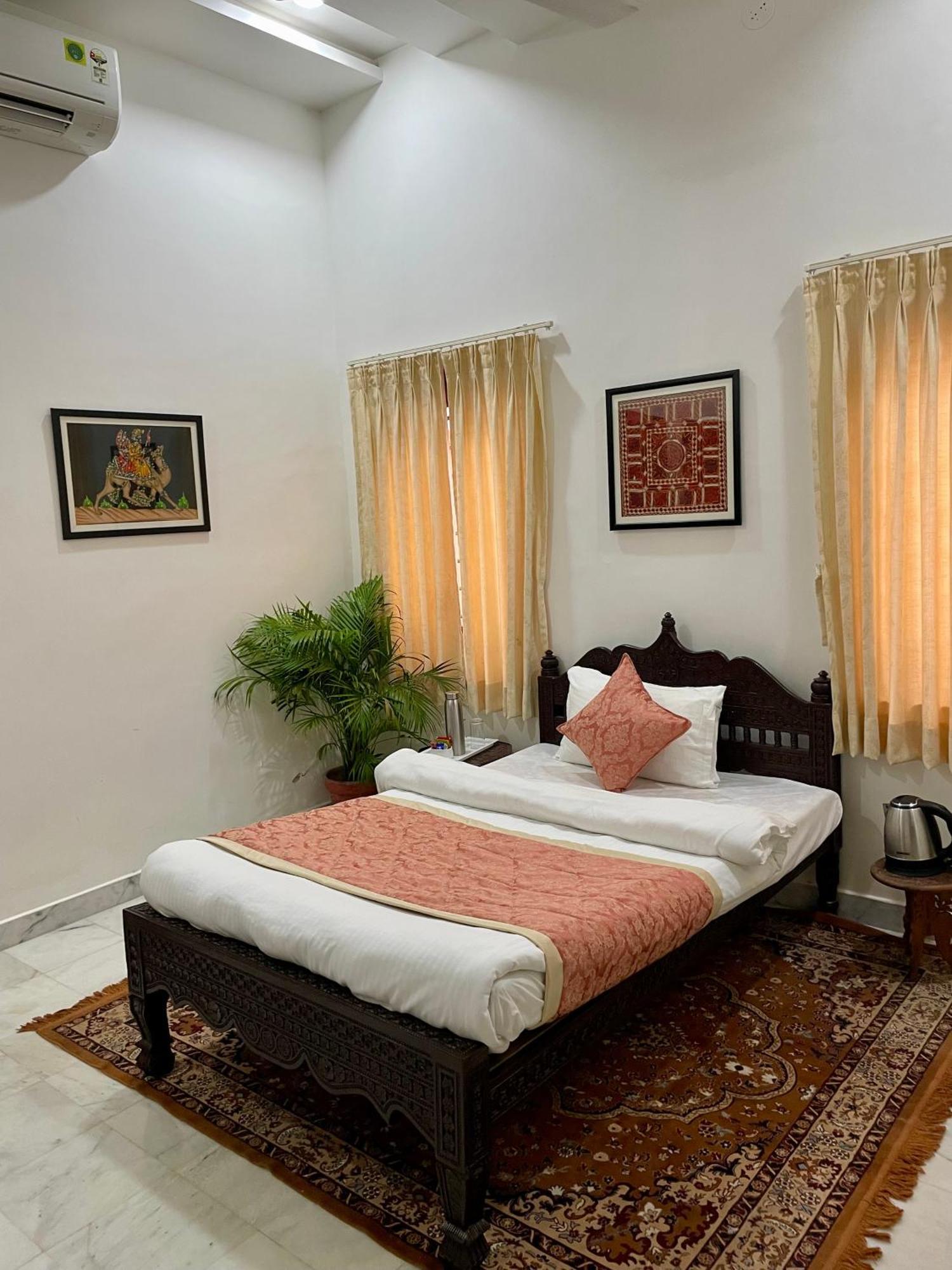 Karni Nivvas - Luxury Redefined Villa อุเดเปอร์ ภายนอก รูปภาพ